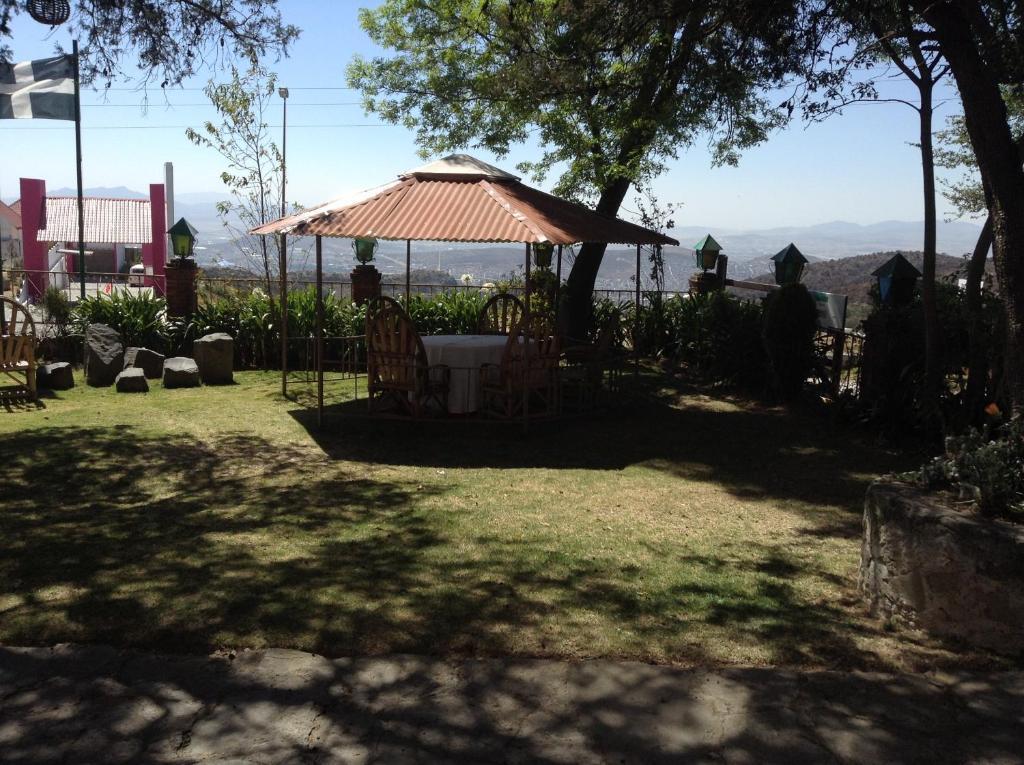 Hotel Villa Alpina El Chalet Pachuca Exteriör bild